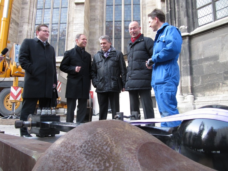 Rosswag stellt Klöppel für Wiener Stephansdom