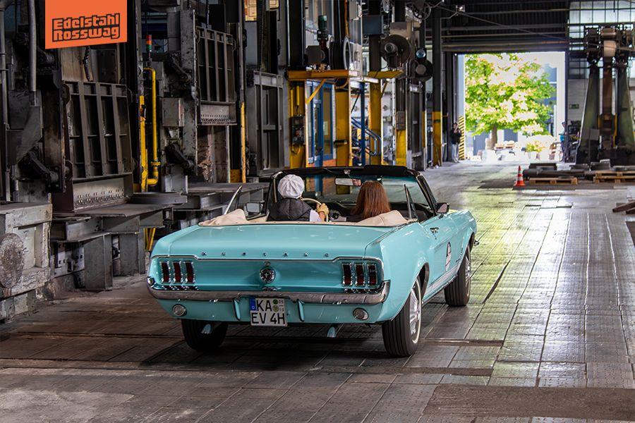 Oldtimer Rallye für einen guten Zweck Die Rallye Lions Fidelitas Classic 2023 war ein voller Erfolg. 100 wunderschöne Sammlerstücke fuhren einmal den Edelstahl Rosswag Rundkurs auf dem Firmengelände. Das Highlight war die Durchfahrt der Schmiedehallen. Die Teilnehmer mussten in einer Schätzaufgabe das Gewicht eines Metallwürfels erraten. Diese war nur eine der vielen Aufgaben der Rallye durch den Kraichgau.